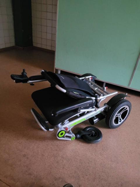 Sulankstomas  neigaliojo elektrinis vežimėlis Airwheel H3S