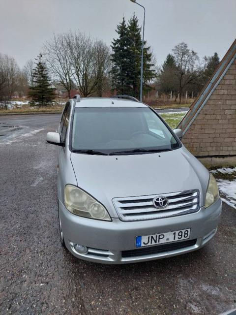 Toyota Avensis Verso 2.0 d4d 85kw
