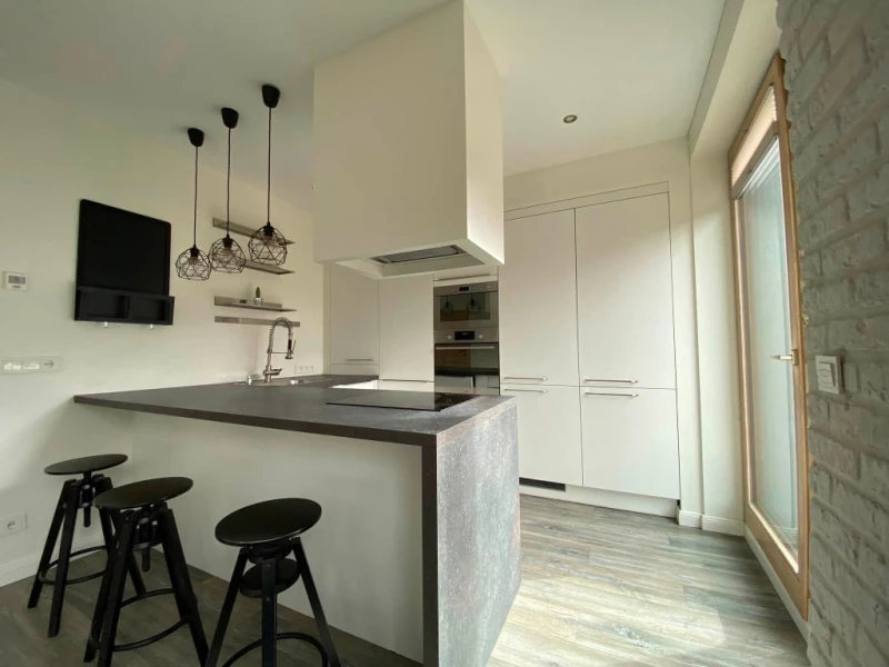 IŠNUOMOJAMAS JAUKUS IR MODERNUS 2 KAMBARIŲ BUTAS ANTAKALNYJE  870€+paslaugų mokeščiai, Vilnius — 6/13