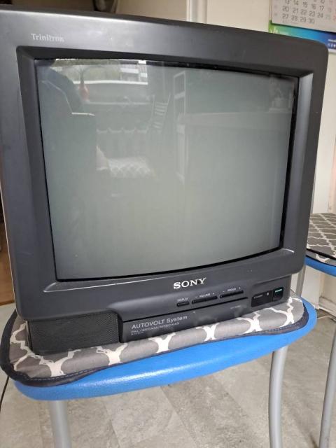 Parduodu televizoriu Sony 35cm istrizaine.