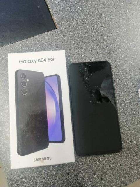 Pardid Nauja tefonas Galaxy54 5g katik iš salono nenaudodas kaina 400