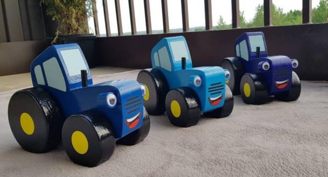 Traktoriukas sinij traktor