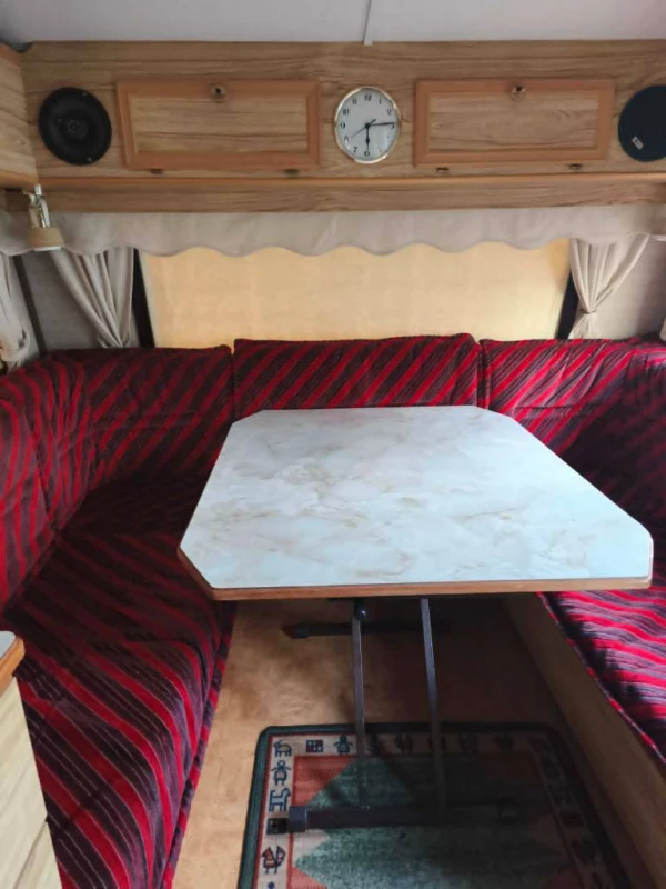 Kaune Parduodamas pilnai veikiantis 4 vietis tvarkingas švediškas žieminis kemperis su dušu. Kemperis kabe Smaragd 540 Xi 2800€ Kaunas  068412070 Jonas, Vilnius — 2/5