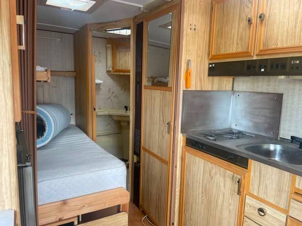 Kaune Parduodamas pilnai veikiantis 4 vietis tvarkingas švediškas žieminis kemperis su dušu. Kemperis kabe Smaragd 540 Xi 2800€ Kaunas  068412070 Jonas, Vilnius — 3/5