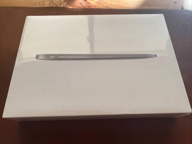 New Apple Macbook Air 2020 13.3 13in - Space Gray M1