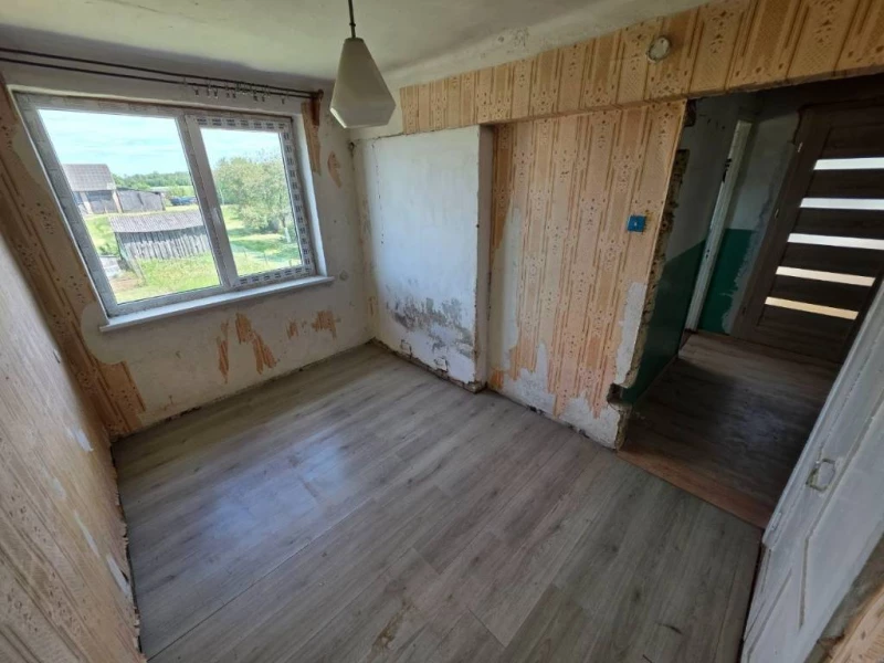 PARDUODAMAS 2 KAMBARIŲ BUTAS IŠSIMOKĖTINAI BEINORIŠKIO K., GRINKIŠKIO SEN., RADVILIŠKIO R. SAV., Radviliškis — 4/10