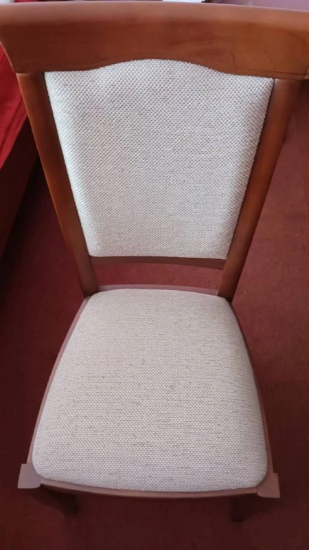 PIETŲ STALAS SU KĖDĖMIS