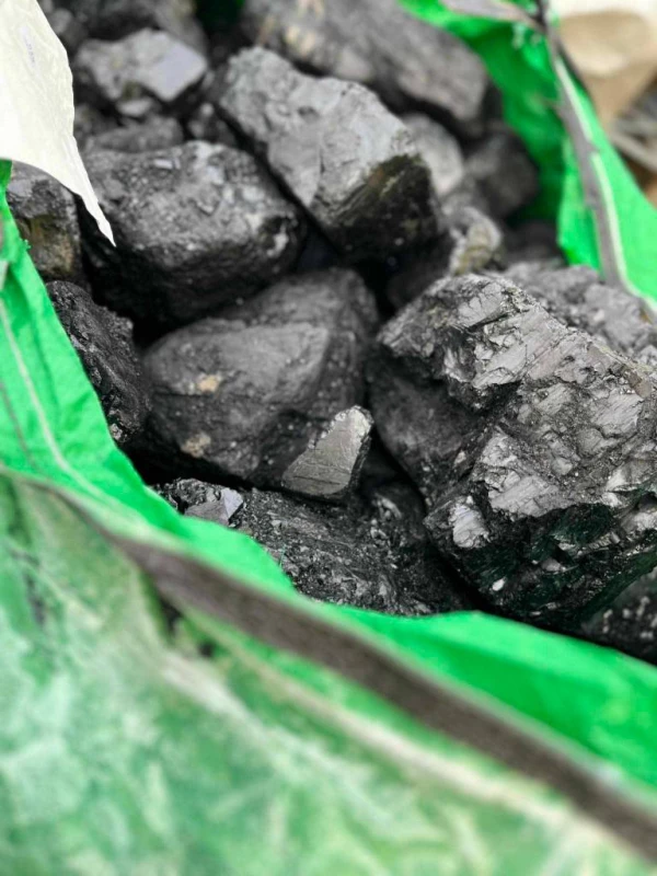 Akmens Anglis Didmaišiuose ir maišiukuose po 25kg.